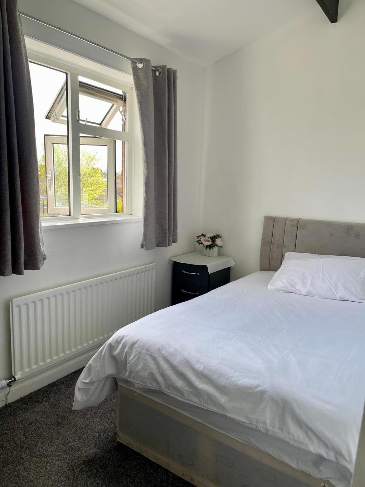Homestays-Close To Coventry City And University I Free Parking I Wi-Fi Kültér fotó