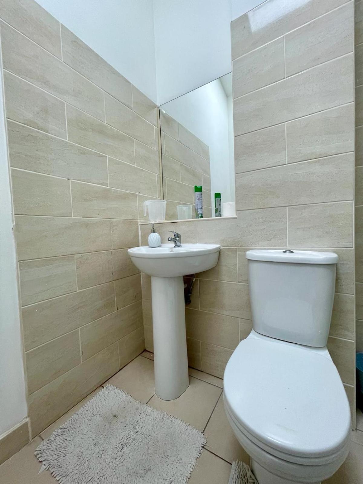 Homestays-Close To Coventry City And University I Free Parking I Wi-Fi Kültér fotó